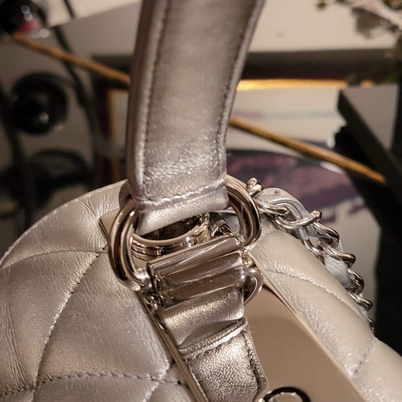 Chanel Silver Metallic Top Handle Flapbag 21K - Picture 15 of 17
